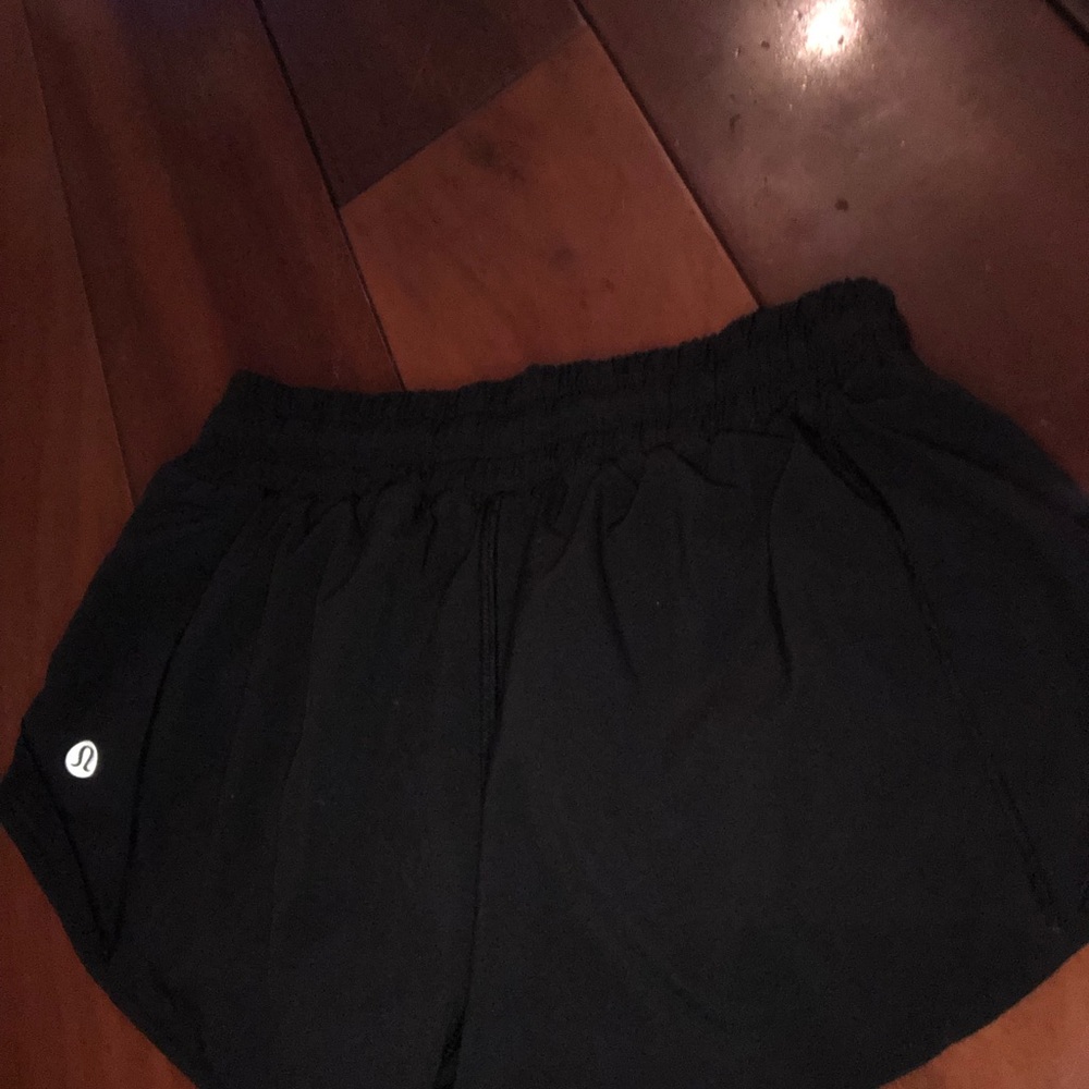 Hotty Hot Black Lulu shorts😍